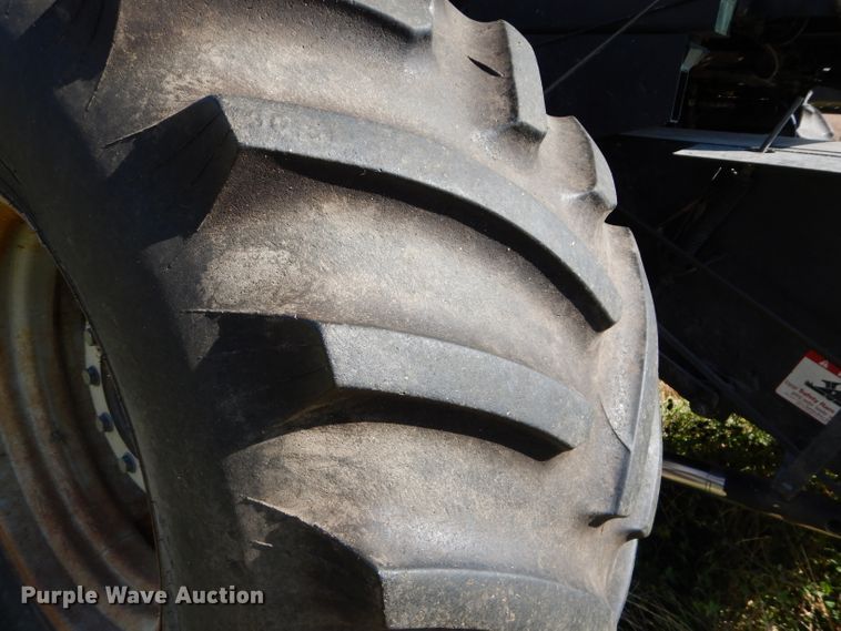 image for item DH2668 1991 Gleaner R70 RWA combine