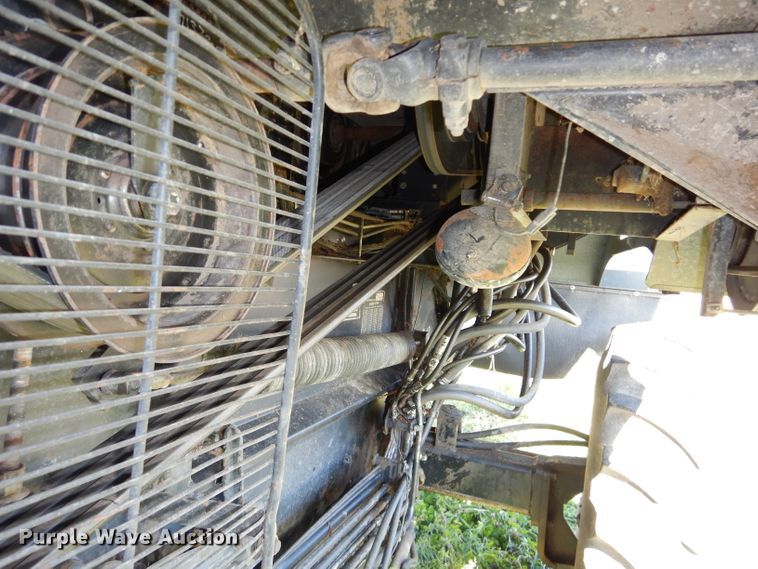 image for item DH2668 1991 Gleaner R70 RWA combine