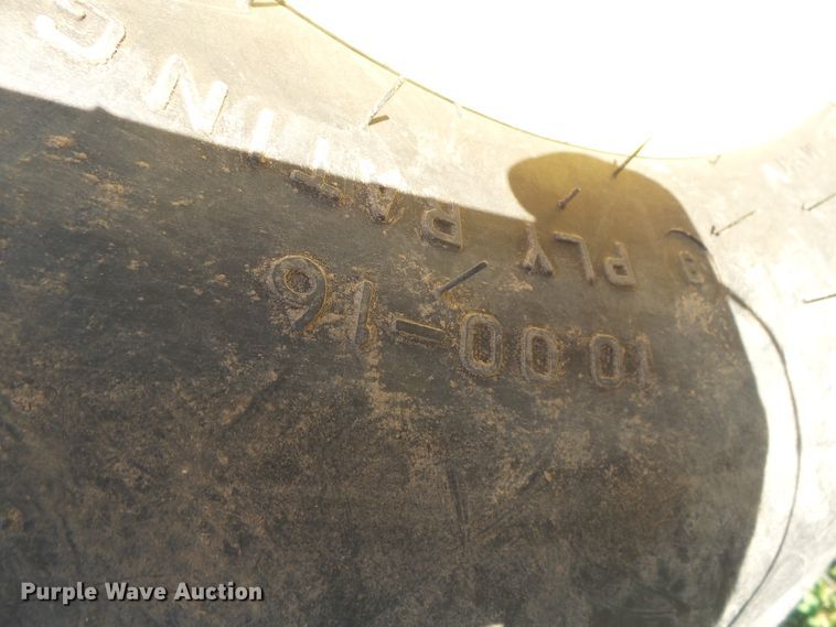 image for item DH7763 2016 John Deere 6105E tractor