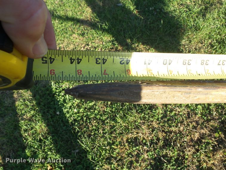 image for item DH7763 2016 John Deere 6105E tractor