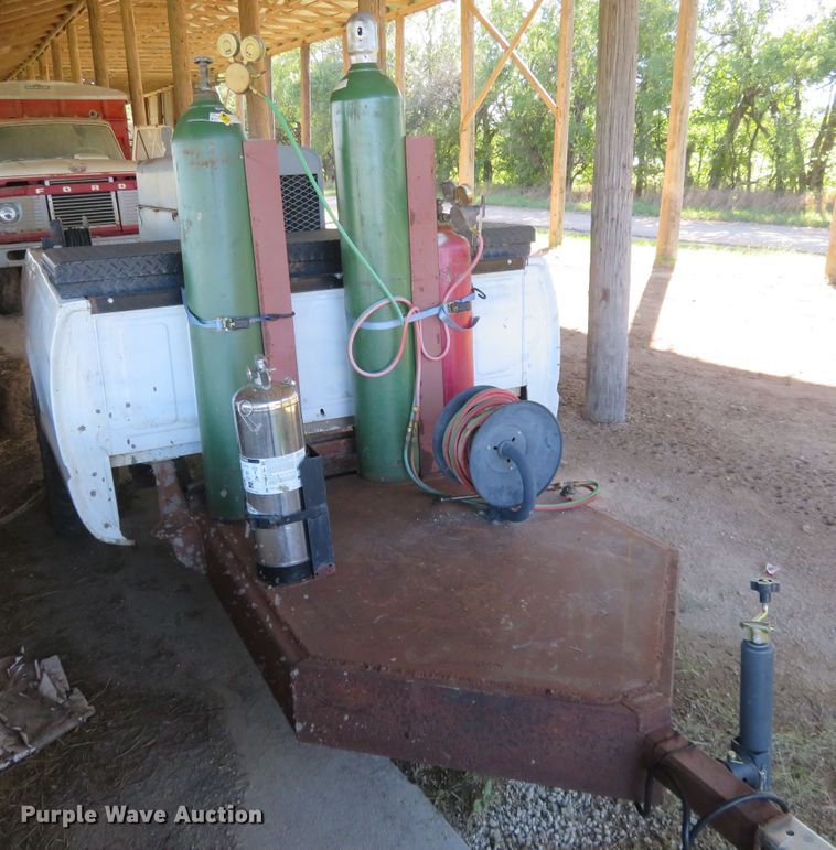 image for item EQ9306 Welding trailer