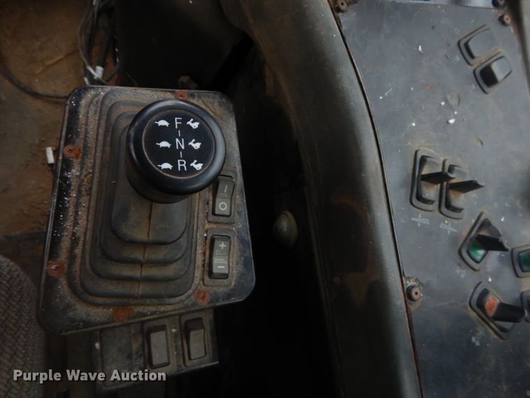 image for item EY9306 2005 Ag-Chem 8104 TerraGator applicator