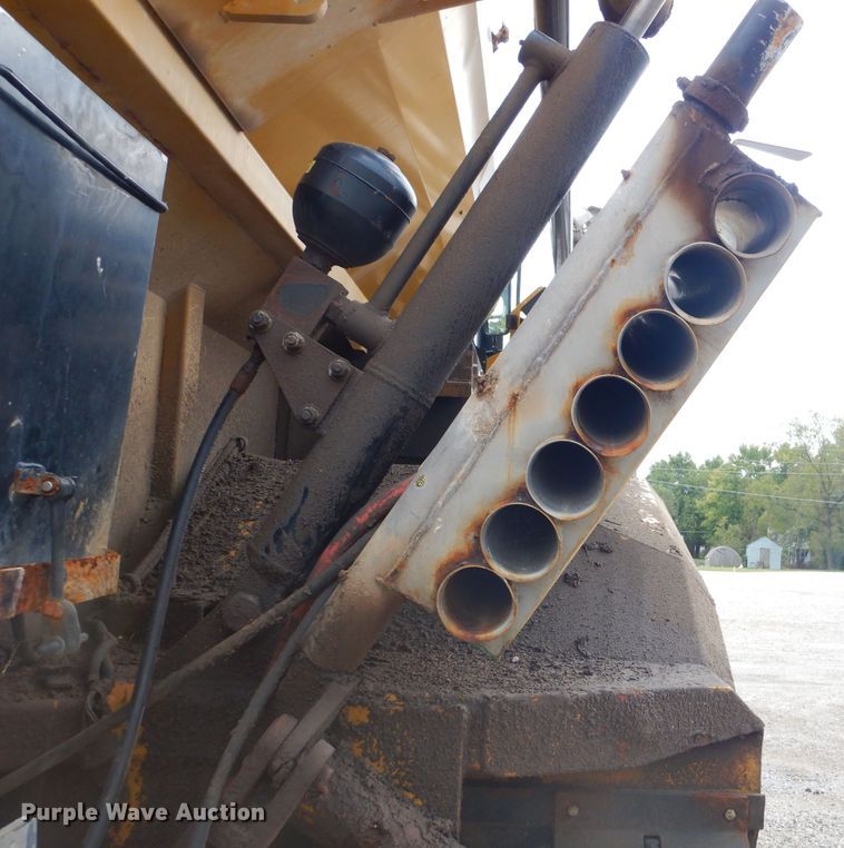 image for item EY9306 2005 Ag-Chem 8104 TerraGator applicator