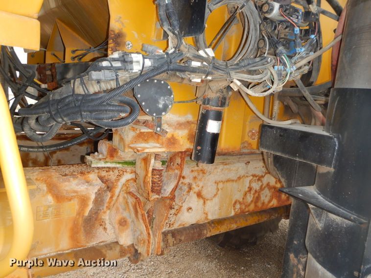 image for item EY9306 2005 Ag-Chem 8104 TerraGator applicator