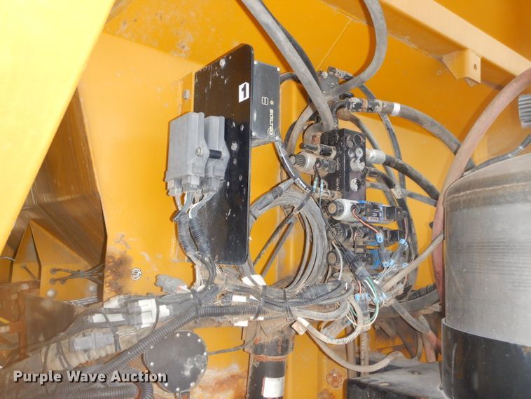 image for item EY9306 2005 Ag-Chem 8104 TerraGator applicator