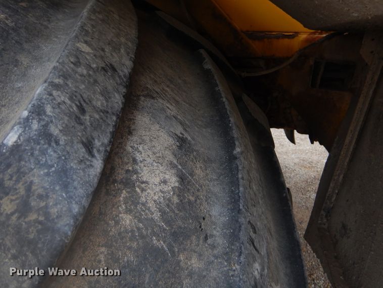 image for item EY9306 2005 Ag-Chem 8104 TerraGator applicator