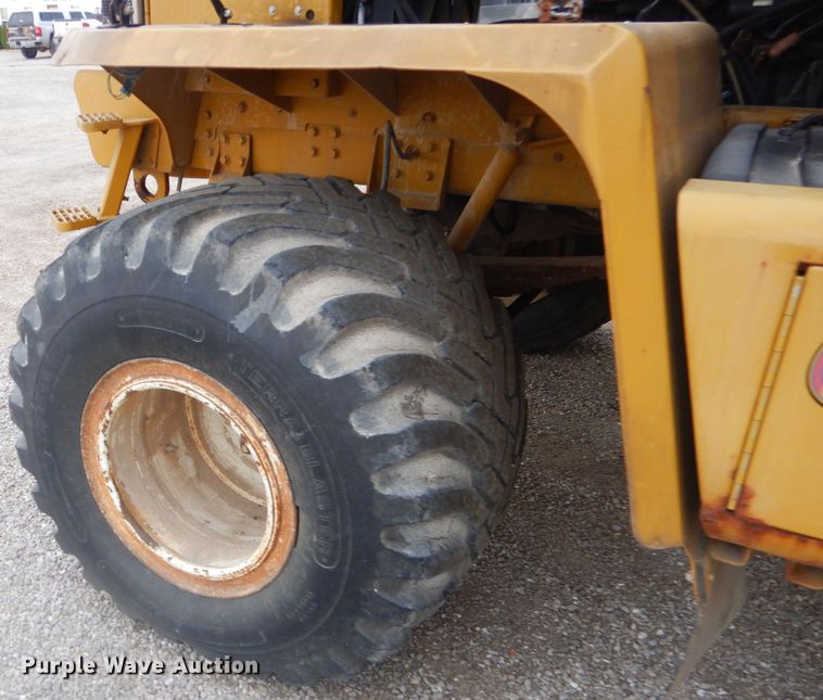 image for item EY9306 2005 Ag-Chem 8104 TerraGator applicator