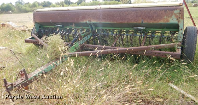 image for item EY9320 John Deere 8300 grain drill