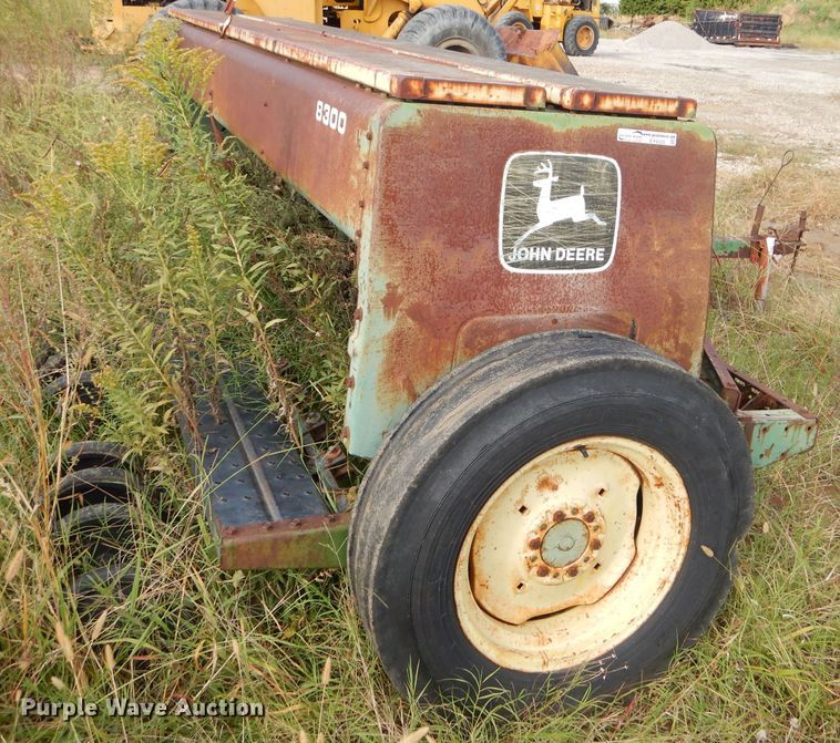 image for item EY9320 John Deere 8300 grain drill