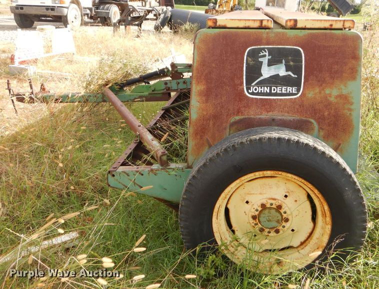 image for item EY9320 John Deere 8300 grain drill