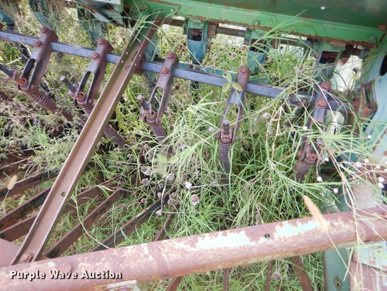 image for item EY9320 John Deere 8300 grain drill