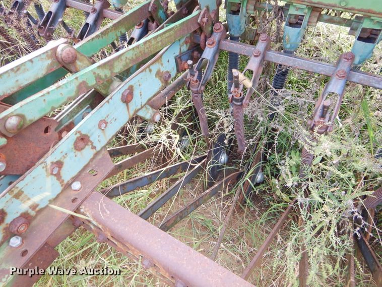 image for item EY9320 John Deere 8300 grain drill