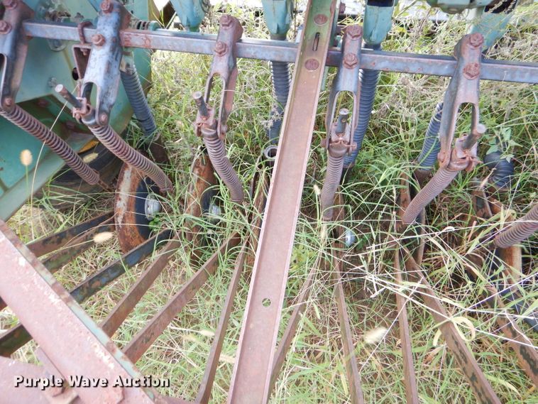 image for item EY9320 John Deere 8300 grain drill