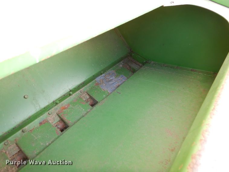 image for item EY9320 John Deere 8300 grain drill