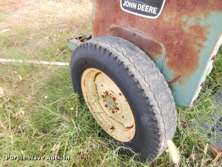 image for item EY9320 John Deere 8300 grain drill