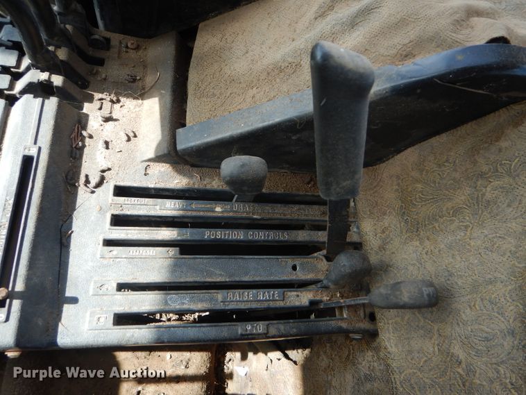 image for item FJ9831 1984 International 5488 tractor