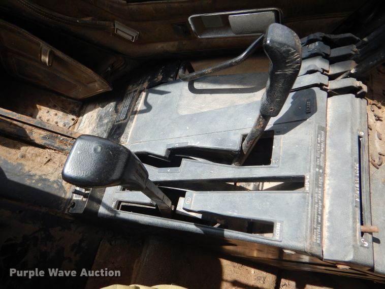 image for item FJ9831 1984 International 5488 tractor