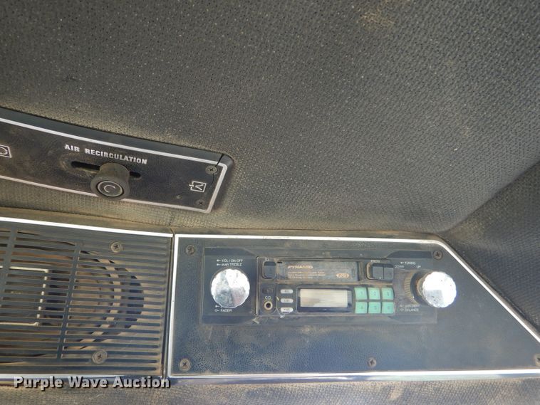 image for item FJ9831 1984 International 5488 tractor