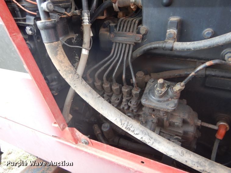 image for item FJ9831 1984 International 5488 tractor