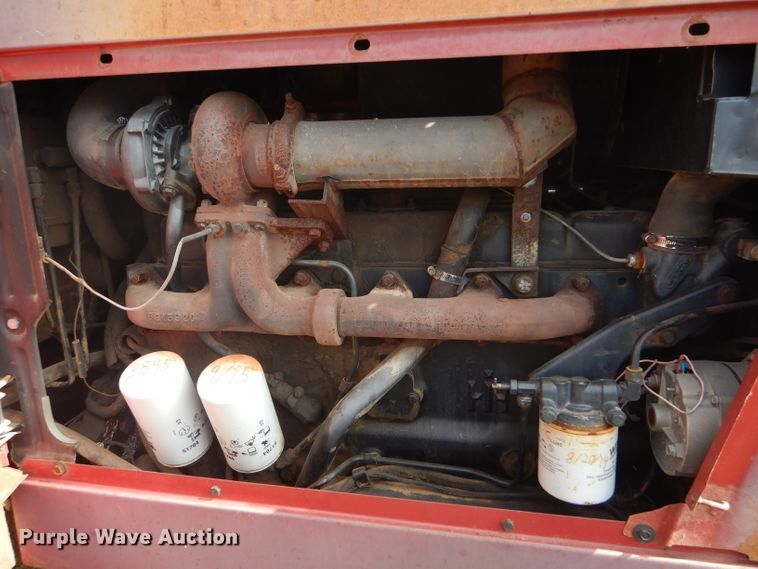 image for item FJ9831 1984 International 5488 tractor