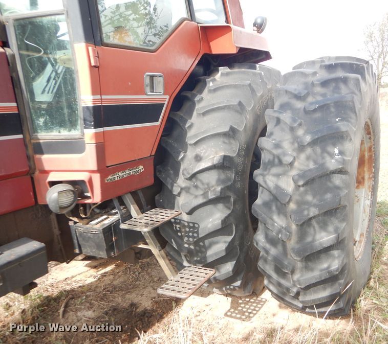 image for item FJ9831 1984 International 5488 tractor
