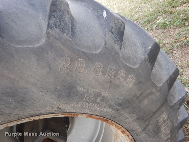 image for item FJ9831 1984 International 5488 tractor