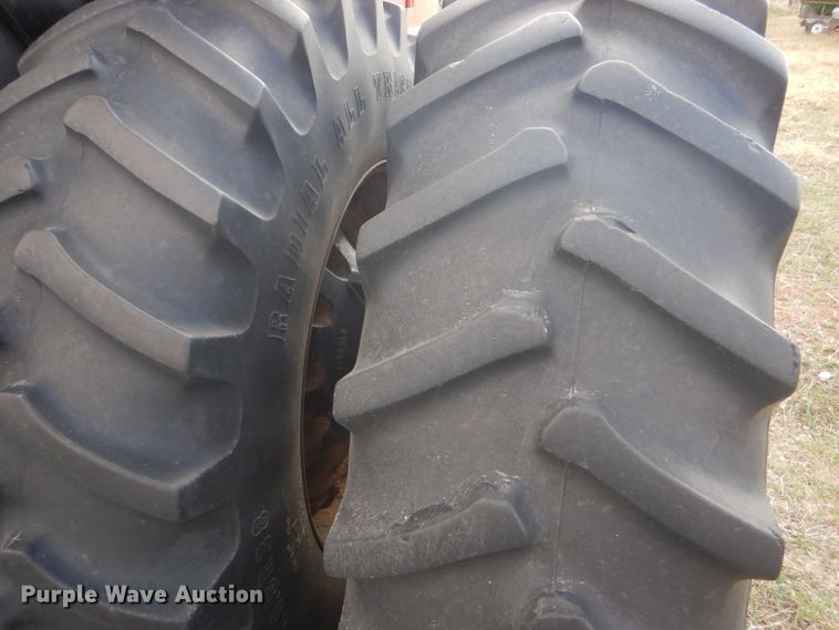 image for item FJ9831 1984 International 5488 tractor