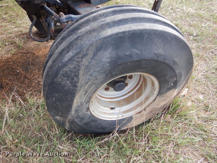 image for item FJ9831 1984 International 5488 tractor