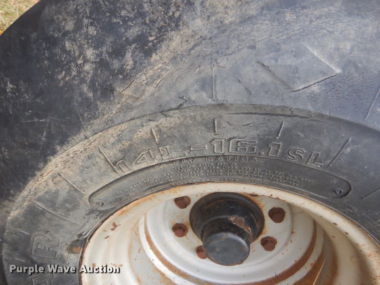 image for item FJ9831 1984 International 5488 tractor