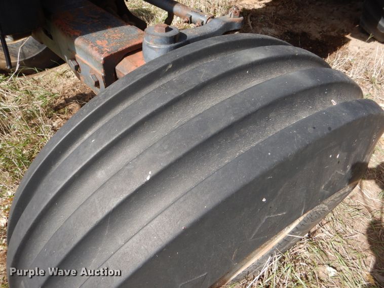 image for item FJ9831 1984 International 5488 tractor