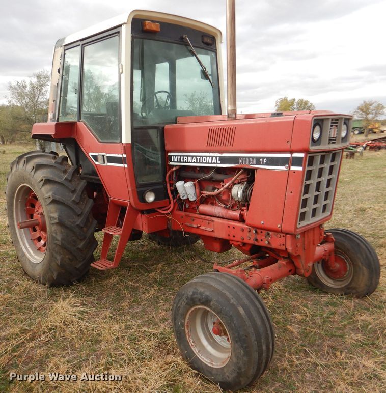 image for item FJ9858 1981 International Hydro 186 tractor