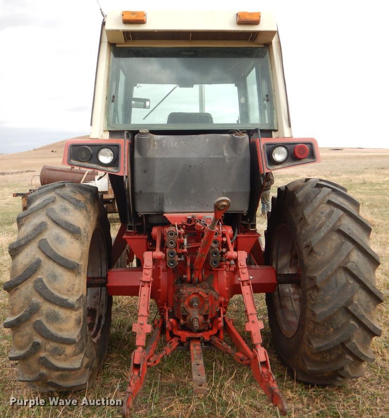 image for item FJ9858 1981 International Hydro 186 tractor