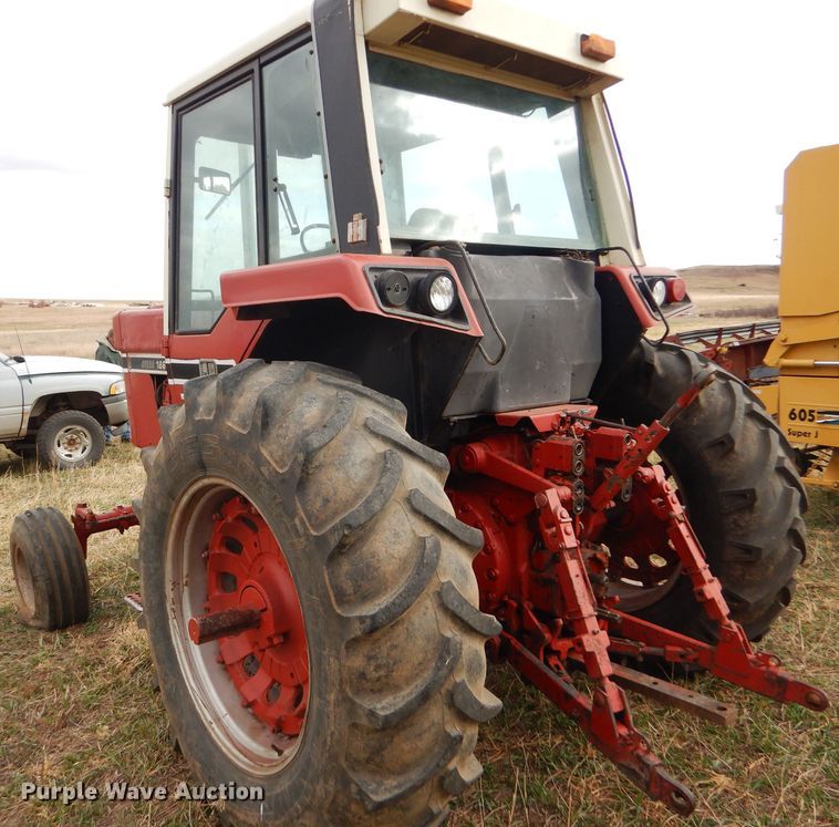 image for item FJ9858 1981 International Hydro 186 tractor