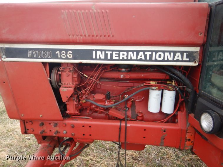 image for item FJ9858 1981 International Hydro 186 tractor