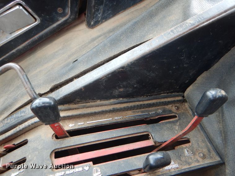 image for item FJ9858 1981 International Hydro 186 tractor