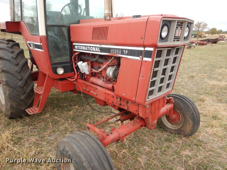 image for item FJ9858 1981 International Hydro 186 tractor