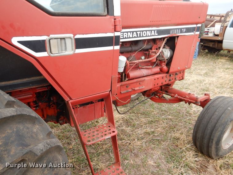 image for item FJ9858 1981 International Hydro 186 tractor