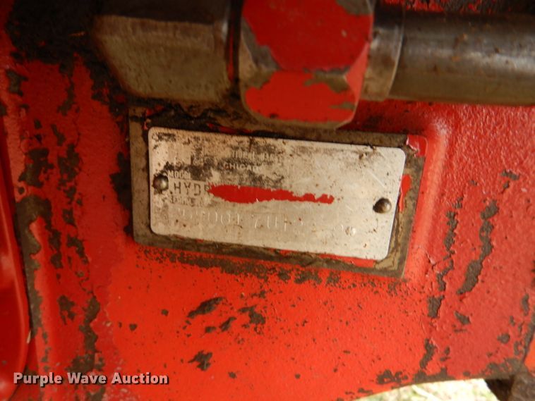 image for item FJ9858 1981 International Hydro 186 tractor