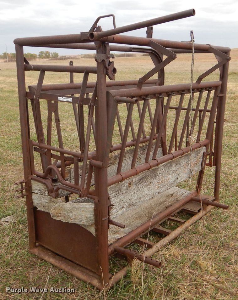 Livestock equipment in Brookville, KS Item FJ9859 sold Purple Wave