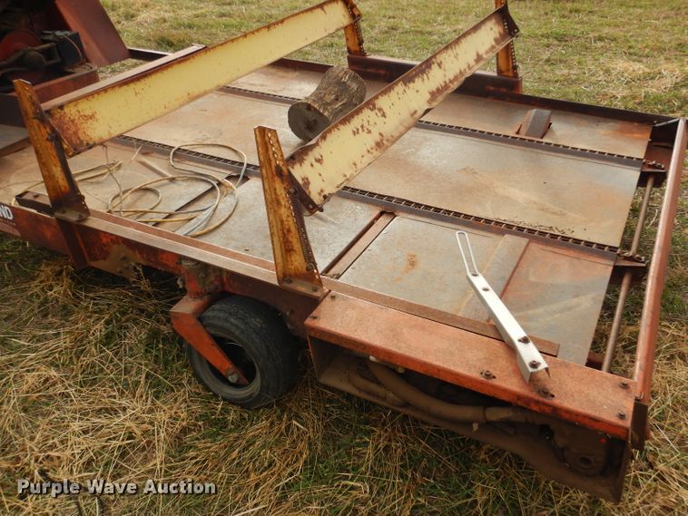 image for item FJ9867 New Holland 1282 Haycruiser square baler