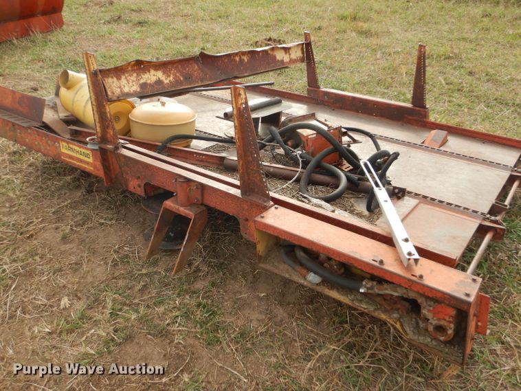 image for item FJ9867 New Holland 1282 Haycruiser square baler