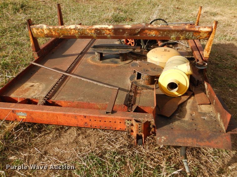 image for item FJ9867 New Holland 1282 Haycruiser square baler