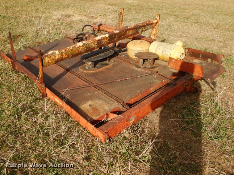 image for item FJ9867 New Holland 1282 Haycruiser square baler