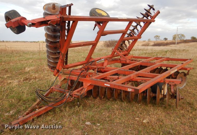 image for item FJ9870 1982 Sunflower 1320-18 tandem off-set disk