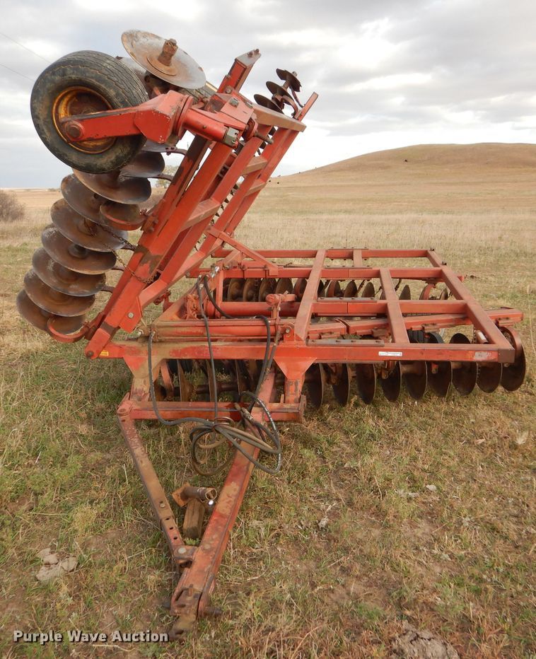 image for item FJ9870 1982 Sunflower 1320-18 tandem off-set disk