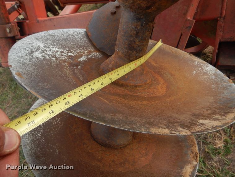 image for item FJ9870 1982 Sunflower 1320-18 tandem off-set disk