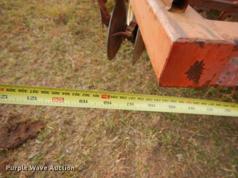 image for item FJ9870 1982 Sunflower 1320-18 tandem off-set disk