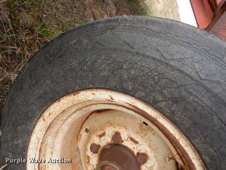 image for item FJ9870 1982 Sunflower 1320-18 tandem off-set disk