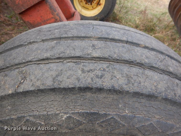 image for item FJ9870 1982 Sunflower 1320-18 tandem off-set disk