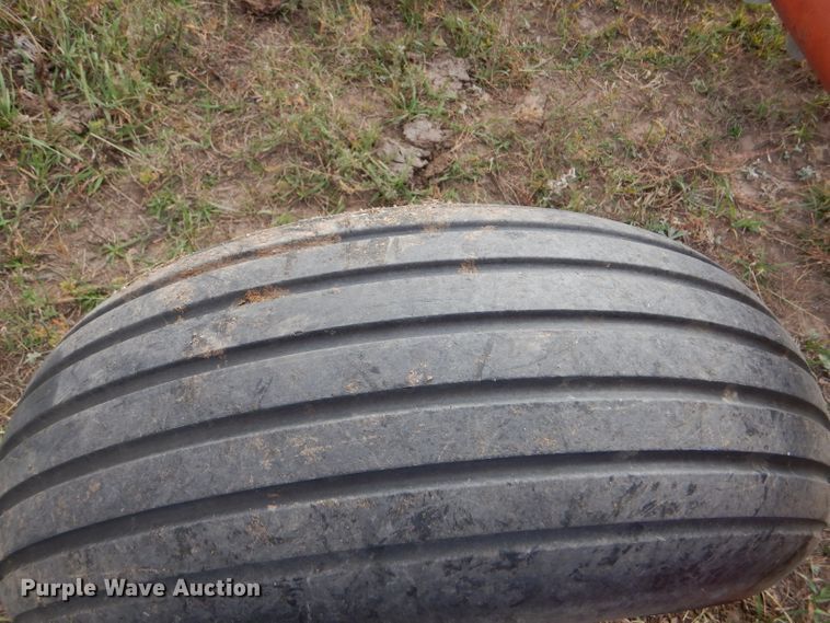 image for item FJ9870 1982 Sunflower 1320-18 tandem off-set disk